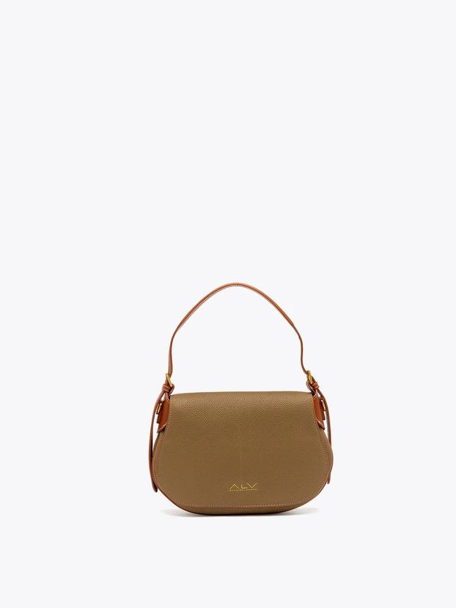 Pebbled Leather Saddle Flap Shoulder Bag Everyday Style
