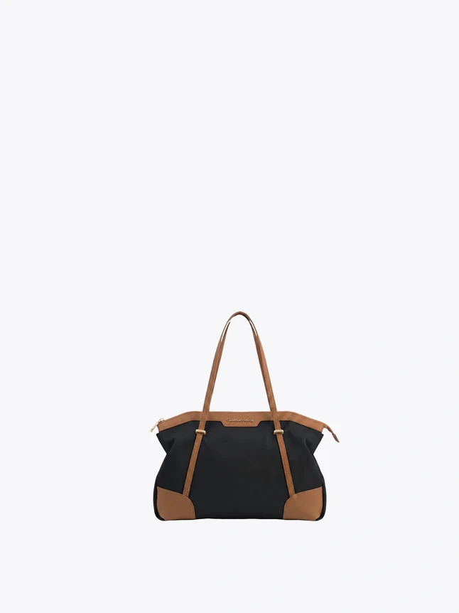 Elegant Shoulder Bag In Vegan Leather For Women - Chic Design