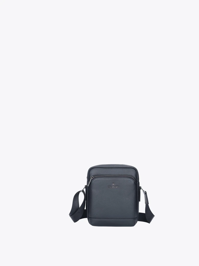 Minimalist Leather Crossbody Bag for Everyday Essentials