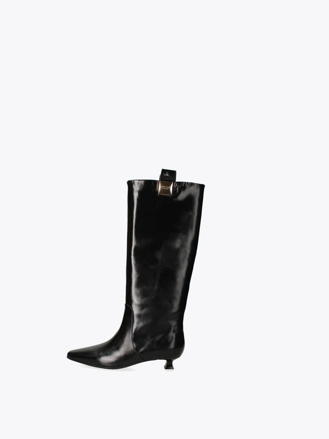 Sleek Pointed Toe Leather High Boots For Modern Everyday Elegance