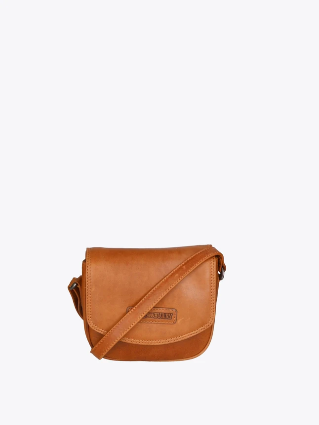 Minimalist Leather Crossbody Bag for Everyday Use
