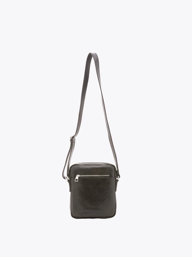 Minimalist Leather Crossbody Bag with Adjustable Strap for Daily Use