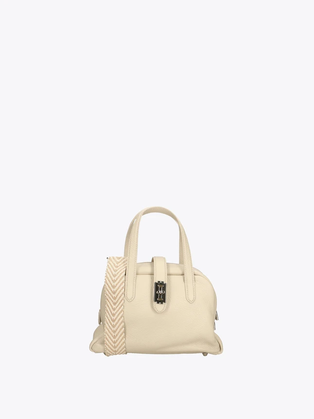 Minimalist Leather Top Handle Satchel for Everyday Use