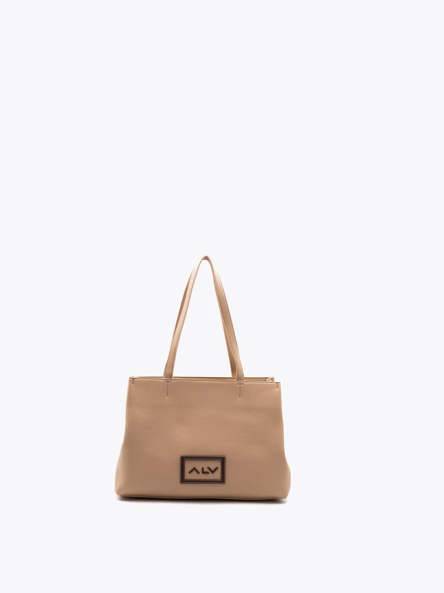 Minimalist Leather Tote Bag for Everyday Use