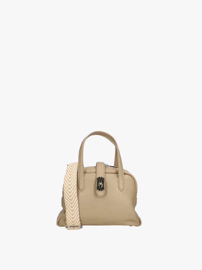 Minimalist Leather Top Handle Satchel for Everyday Use