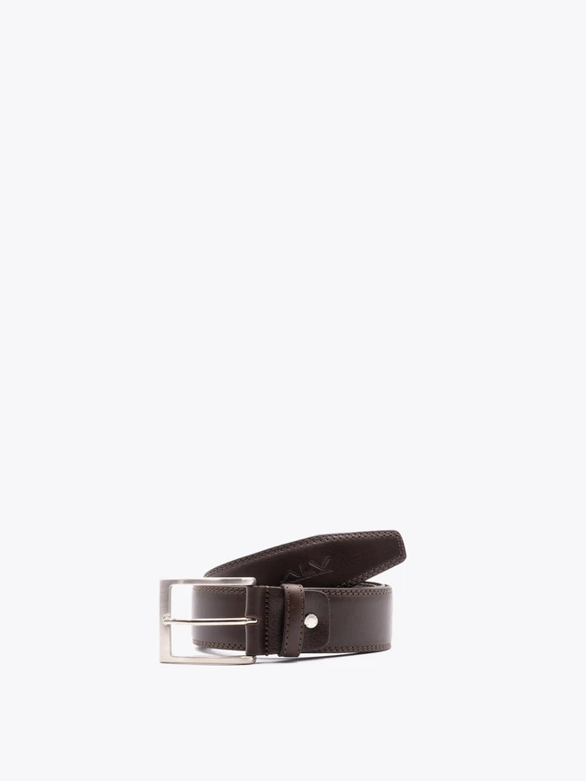 Timeless Leather Belt with Metal Buckle for Everyday Wear