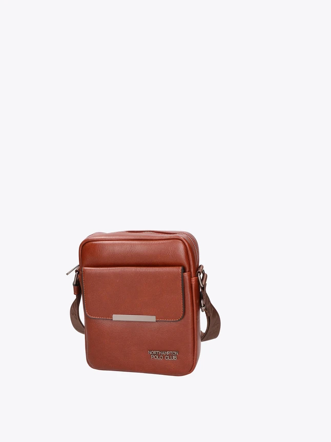 Sleek Leather Shoulder Bag for Everyday Carry with Front Flap Pocket