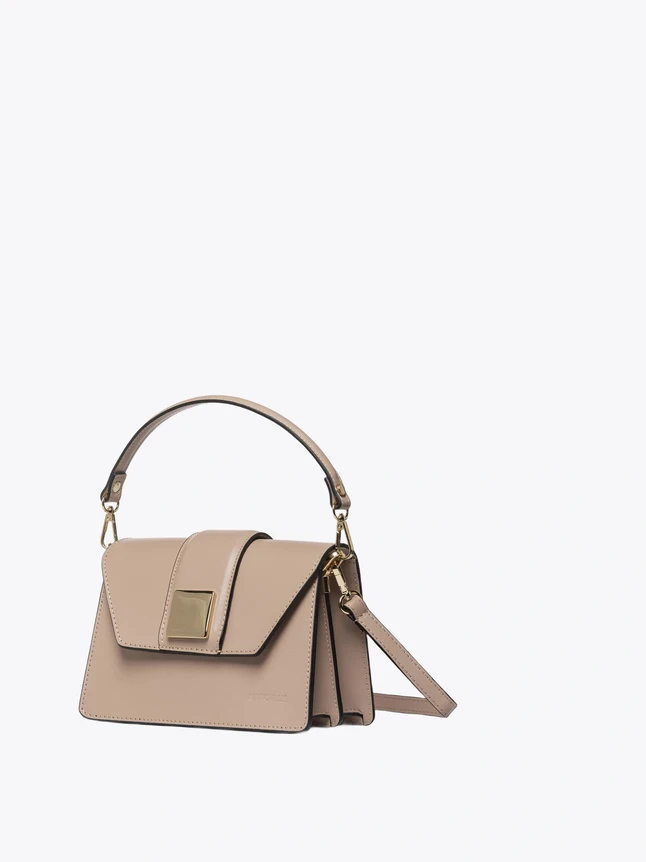 Women's Roomy Shoulder Bag In Genuine Leather For Everyday Use
