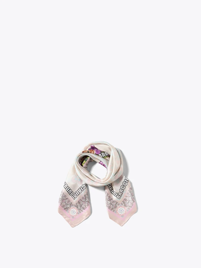 Chic Silk Foulard Fashion Accessory With Botanical Pattern