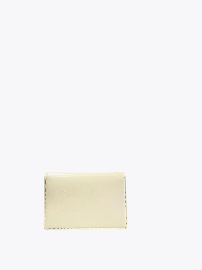 Sleek Leather Flap Crossbody Bag Minimalist Design for Everyday Elegance