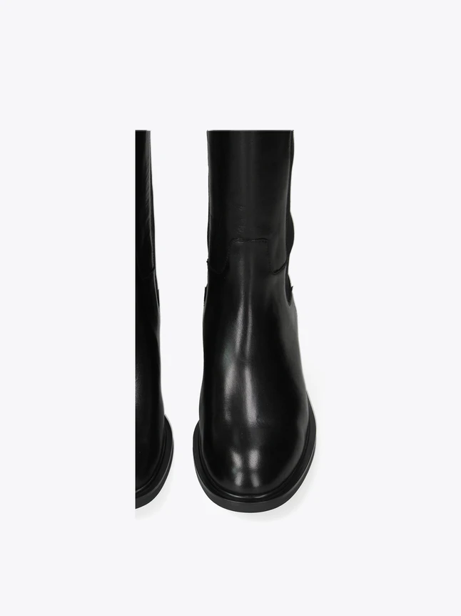 Luxe Leather Knee High Riding Boots with Logo Buckle for Elegant Everyday Wear