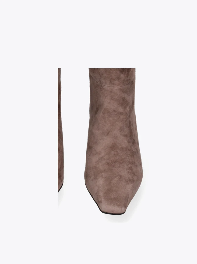 Luxurious Suede Pointed Toe Kitten Heel Knee High Fashion Boots