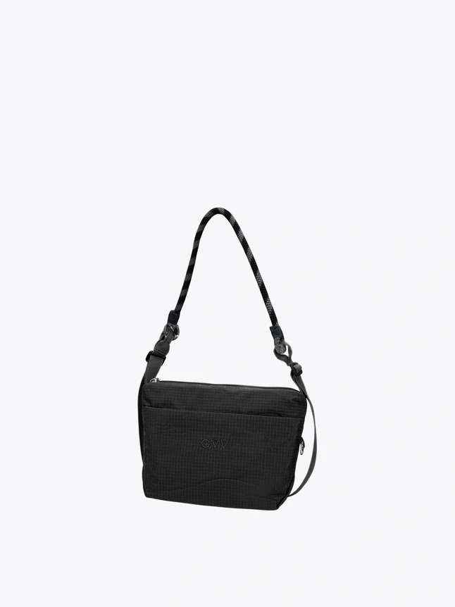 Modern Shoulder Bag In Vegan Leather For Women - Timeless Design