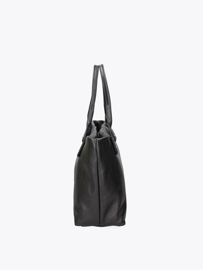 Sophisticated Grained Leather Shoulder Bag for Everyday Elegance