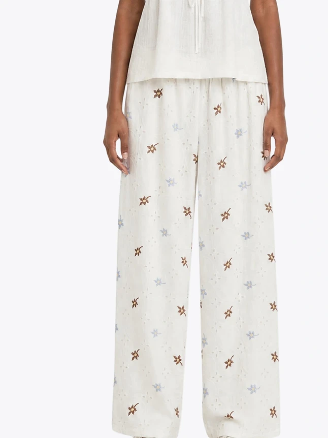 Chic Cotton Pants For Women - Sleek Design With Roomy Shape With Refined Finish