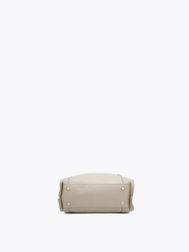 Sophisticated Grained Leather Shoulder Bag Versatile Daily Tote