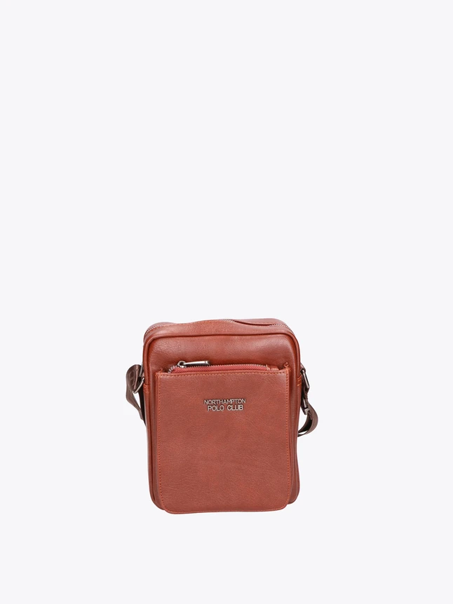 Minimalist Leather Crossbody Bag for Everyday and Travel Use