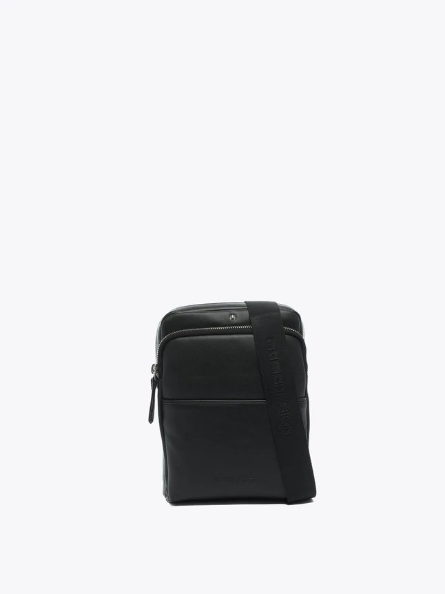 Minimalist Leather Crossbody Bag for Everyday Essentials