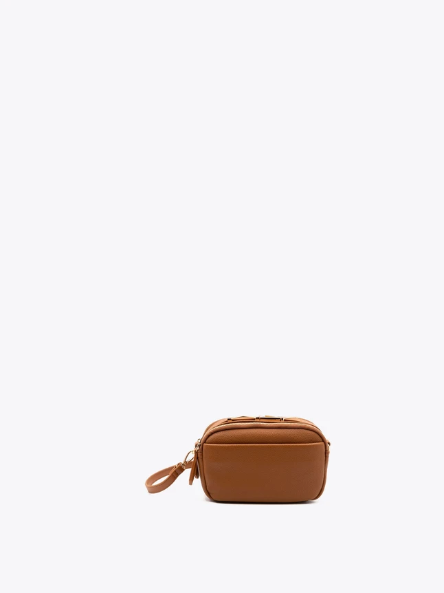 Minimalist Leather Crossbody Bag for Everyday Use